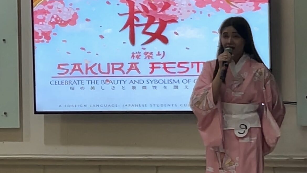 無茶振りされて、ラサール大学生の前で日本の歌を披露した話【in SAKURA FESTIVAL】