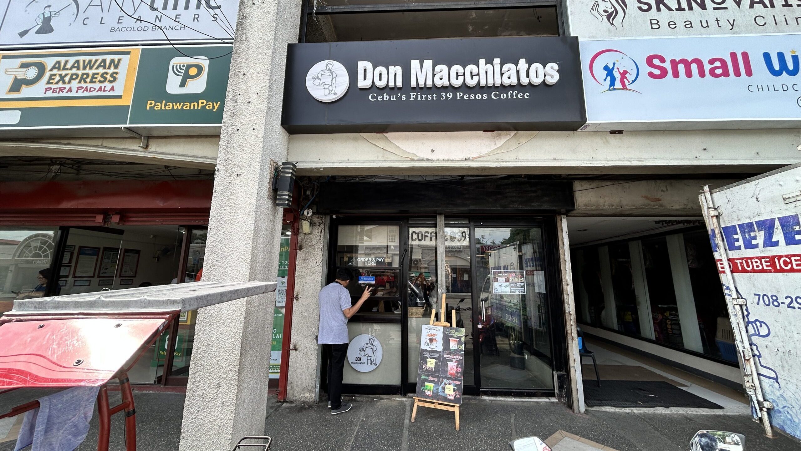 コーヒーがたった39ペソで飲める!?『Don Macchiatos』