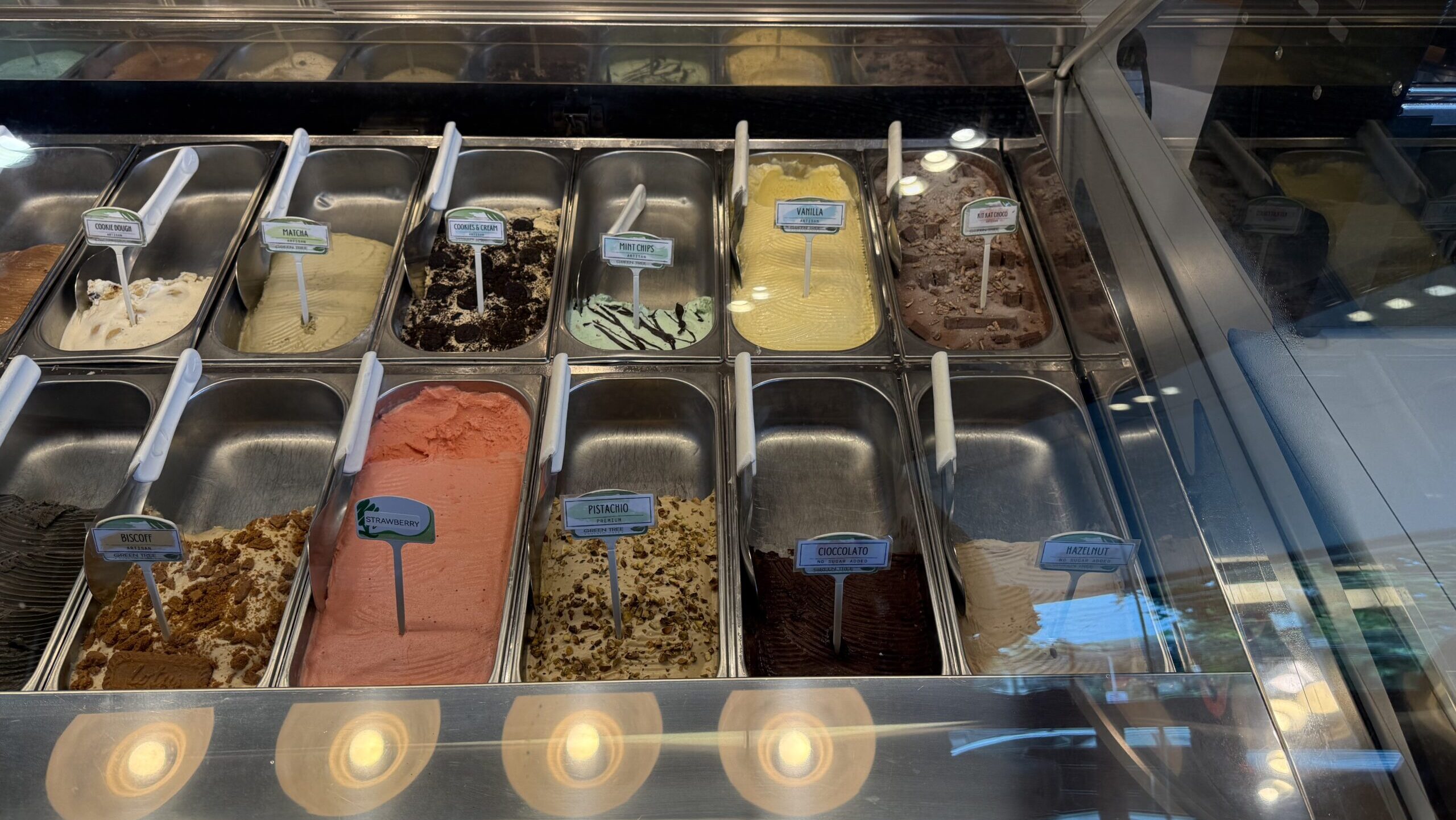 バコロドのおすすめカフェ【Green Tree Gelato Cafe + Bakery】でジェラート＆パンを堪能！