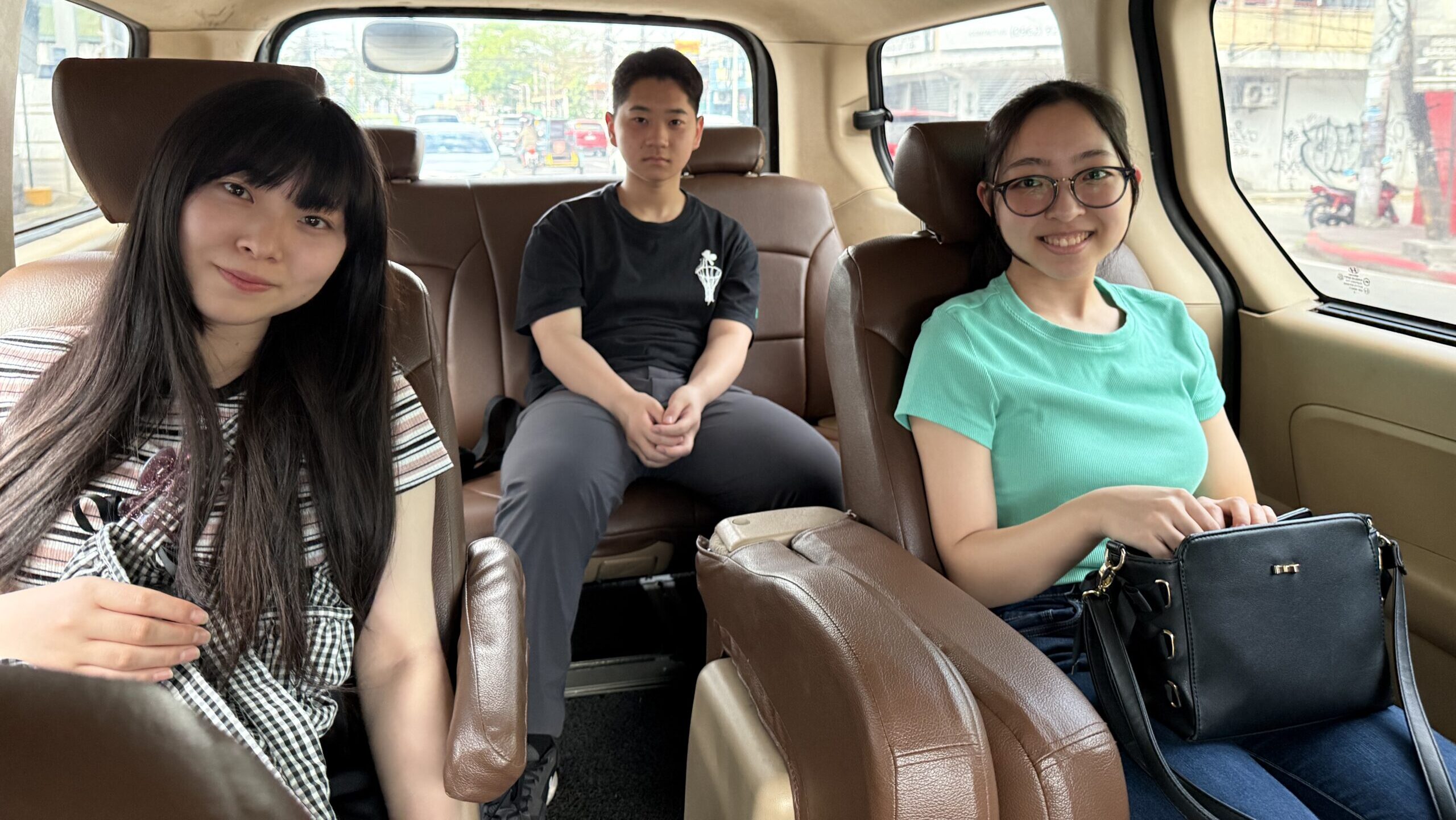 新しく高校生の生徒がバコロドに到着しました!!