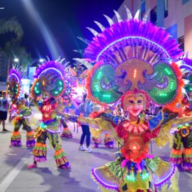 1年に1度のバコロド最大のお祭り！MASSKARA FESTIVAL