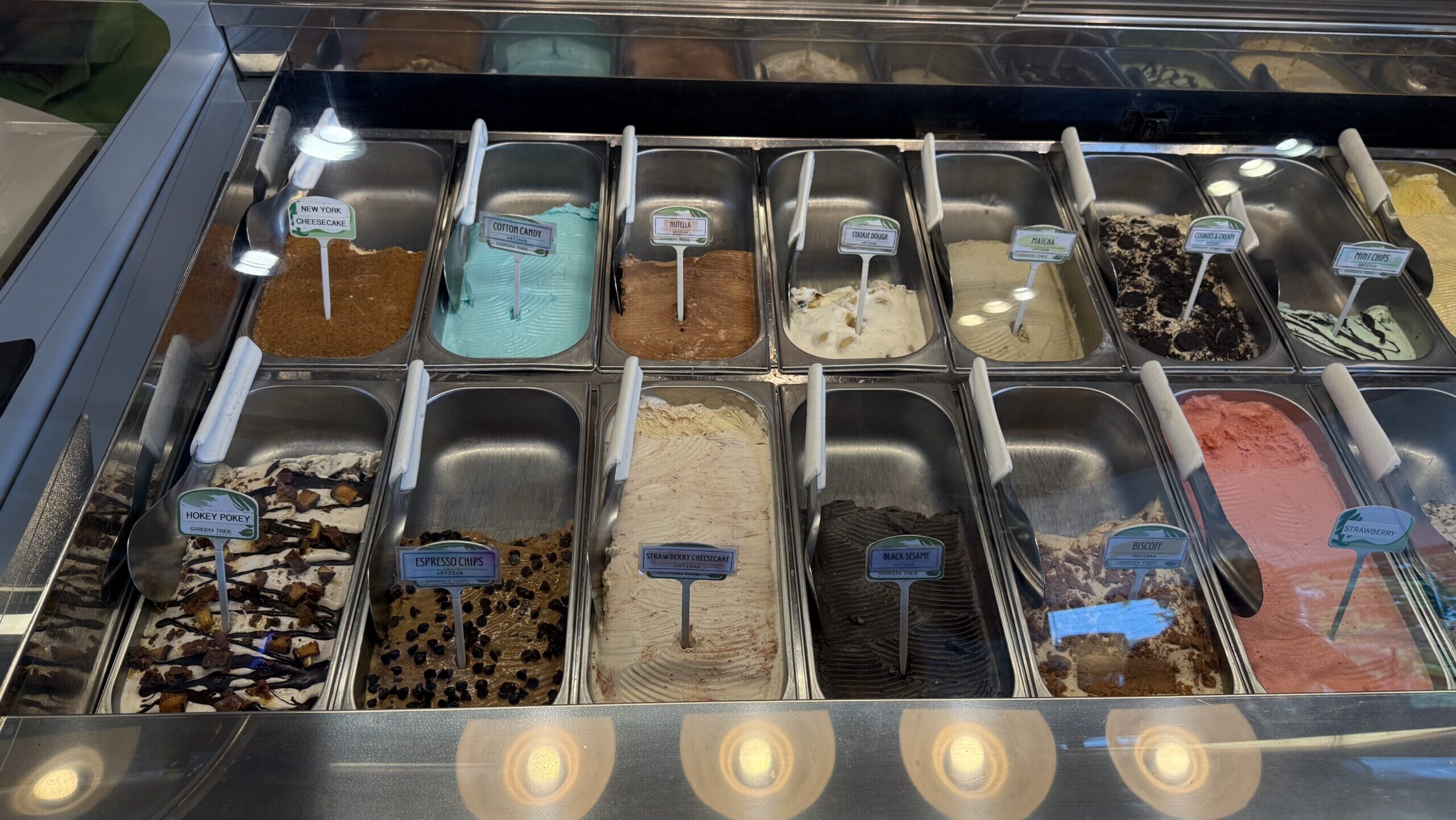 バコロドのおすすめカフェ【Green Tree Gelato Cafe + Bakery】でジェラート＆パンを堪能！